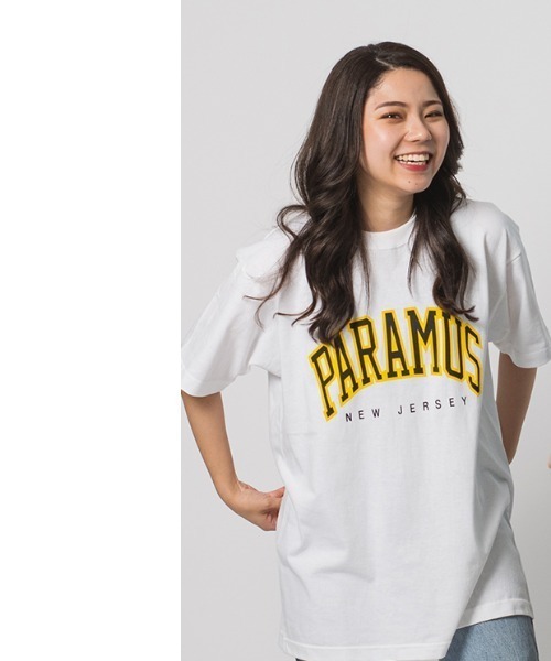 RE730(アールイーセブンサーティー)の「カレッジロゴ ビッグシルエット Tシャツ(Tシャツ/カットソー・メンズ・ブラック系1/ブラック系/ブルー系その他/ホワイト系/ホワイト系1/ブルー系その他2・MEDIUM/LARGE)」の3枚目の写真