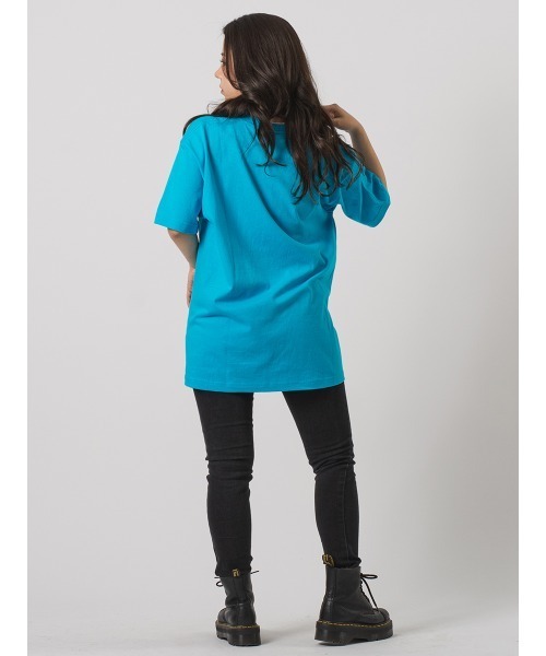 RE730(アールイーセブンサーティー)の「カレッジロゴ ビッグシルエット Tシャツ(Tシャツ/カットソー・メンズ・ブラック系1/ブラック系/ブルー系その他/ホワイト系/ホワイト系1/ブルー系その他2・MEDIUM/LARGE)」の9枚目の写真