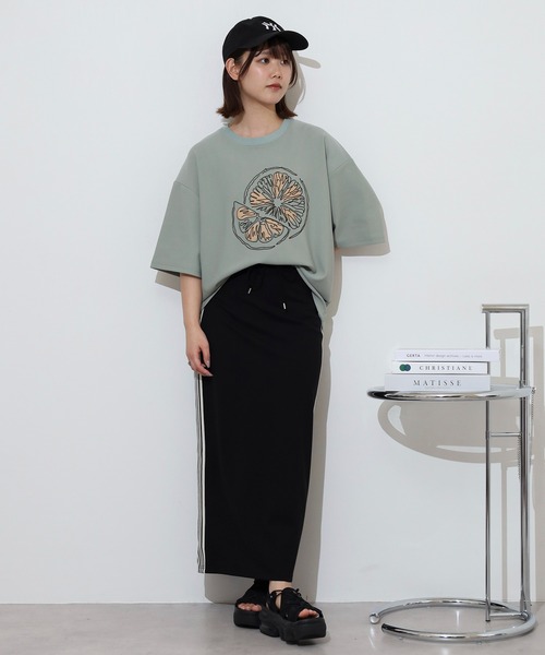 Free&Easy デル ソル 半袖 Tシャツ 送関込 セール】ATELANE 梨地/アソート半袖Tシャツ/刺繍デザイン/切替