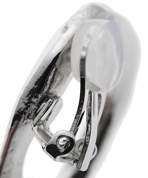 RUMCHE(ラムシェ)の「R Letter (Pierced) Earrings / Rレターピアス・イヤリング(ピアス(両耳用)・レディース・シルバー系1/シルバー系2/ゴールド系2/ゴールド系1・FREE)」の6枚目の写真