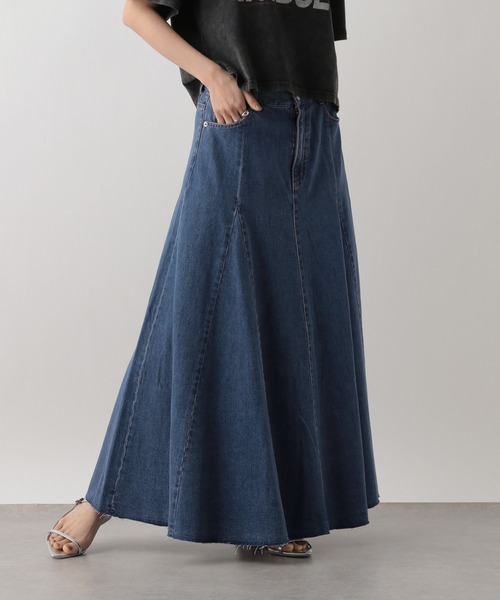 LOWRYS FARM(ローリーズファーム)の「デニムフレアスカート 495442(スカート・レディース・ブルー/ブラック・MEDIUM/LARGE)」の16枚目の写真