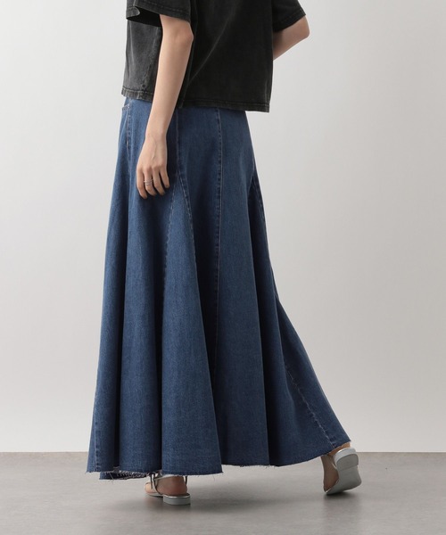 LOWRYS FARM(ローリーズファーム)の「デニムフレアスカート 495442(スカート・レディース・ブルー/ブラック・MEDIUM/LARGE)」の14枚目の写真