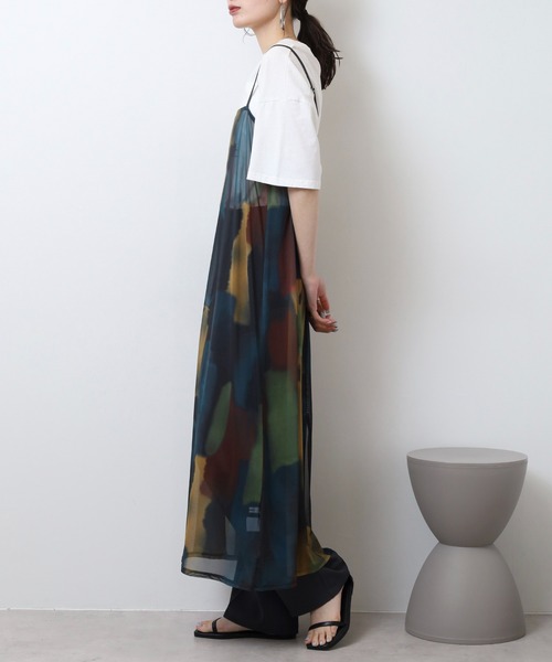 FUNALIVE（ファンアライブ）の「水彩総柄 シアーキャミワンピース（ワンピース・レディース・チャコールグレー/アイボリー系/マルチ・FREE）」の5枚目の写真