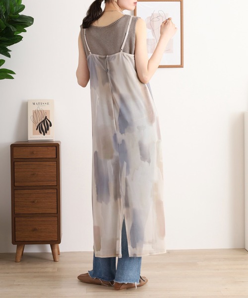 FUNALIVE（ファンアライブ）の「水彩総柄 シアーキャミワンピース（ワンピース・レディース・チャコールグレー/アイボリー系/マルチ・FREE）」の8枚目の写真