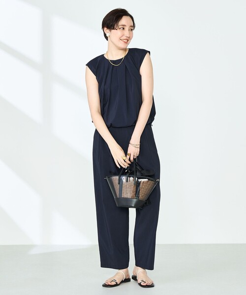 NOLLEY’S（ノーリーズ）の「《セットアップ対応》撥水ストレッチタフタタックブラウス（シャツ/ブラウス・レディース・ネイビー/ライトブルー/ホワイト・38）」の16枚目の写真