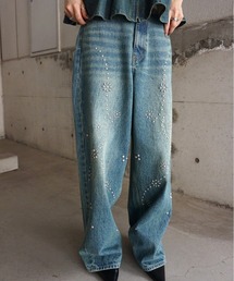 STUDS DETAIL STRAIGHT DENIM PANTS
