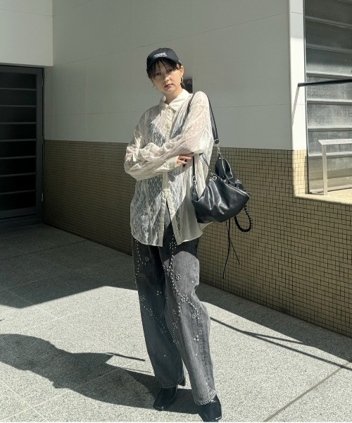 STUDS DETAIL STRAIGHT DENIM PANTS