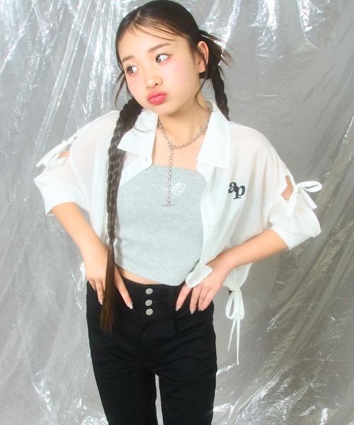 ANAP GｉRL（アナップガール）の「肩リボン シアー デザイン シャツ【キッズお揃い】（シャツ/ブラウス・キッズ・ホワイト/スミクロ/ラベンダー/ベージュ/ブラック×ホワイト・M/S/XS）」の22枚目の写真