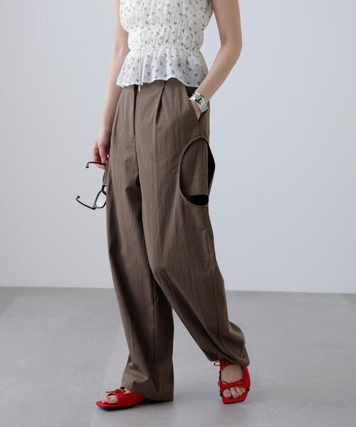 FREE'S MART（フリーズマート）の「◆サイドサークルカットパンツ（その他パンツ・レディース・ベージュ/ブラウン・SMALL/MEDIUM）」の2枚目の写真