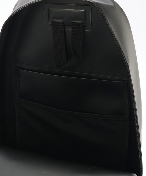 POLeR(ポーラー)の「【POLeR × TONEDTROUT】 StreamR Dry Sling 15L(ショルダーバッグ・メンズ・ブラック/オレンジ系その他・FREE)」の8枚目の写真