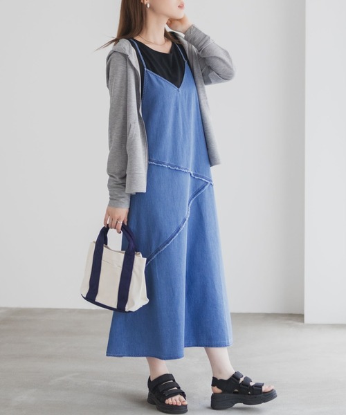 NAVY（ネイビー）の「nAvy 毎日はきたくなるデニム「マイデニ」 イージーキャミワンピース（ワンピース・レディース・ブルー系その他/ケミカルウォッシュ・S/M/L）」の17枚目の写真