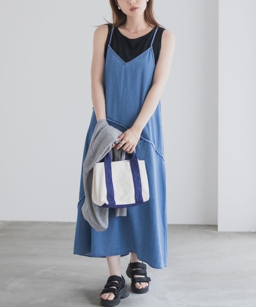 NAVY（ネイビー）の「nAvy 毎日はきたくなるデニム「マイデニ」 イージーキャミワンピース（ワンピース・レディース・ブルー系その他/ケミカルウォッシュ・S/M/L）」の20枚目の写真