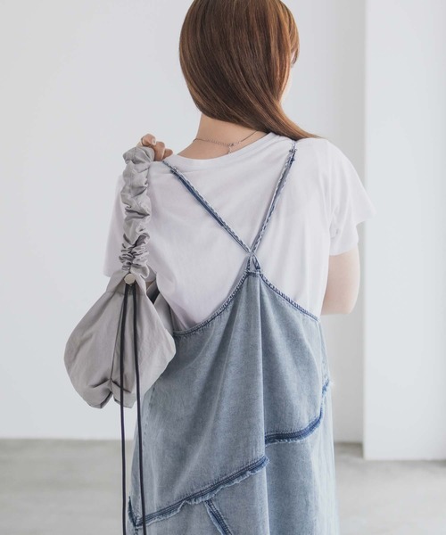 NAVY（ネイビー）の「nAvy 毎日はきたくなるデニム「マイデニ」 イージーキャミワンピース（ワンピース・レディース・ブルー系その他/ケミカルウォッシュ・S/M/L）」の8枚目の写真