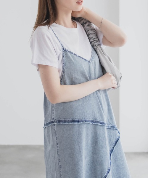 NAVY（ネイビー）の「nAvy 毎日はきたくなるデニム「マイデニ」 イージーキャミワンピース（ワンピース・レディース・ブルー系その他/ケミカルウォッシュ・S/M/L）」の7枚目の写真