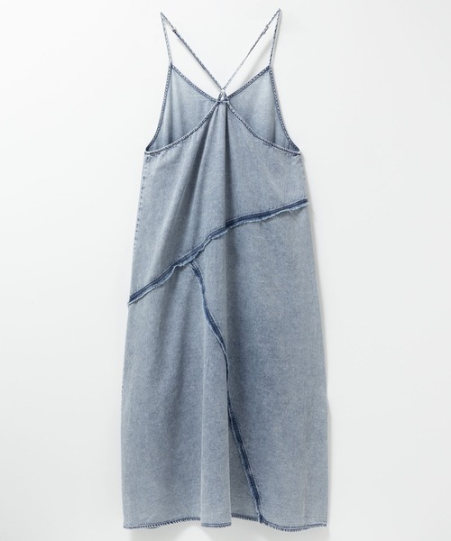NAVY（ネイビー）の「nAvy 毎日はきたくなるデニム「マイデニ」 イージーキャミワンピース（ワンピース・レディース・ブルー系その他/ケミカルウォッシュ・S/M/L）」の13枚目の写真