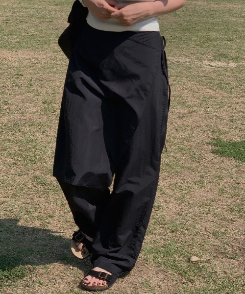 sorule(ソルレ)の「レイヤードラップパンツ(その他パンツ・レディース・ホワイト/ブラック・FREE)」の13枚目の写真