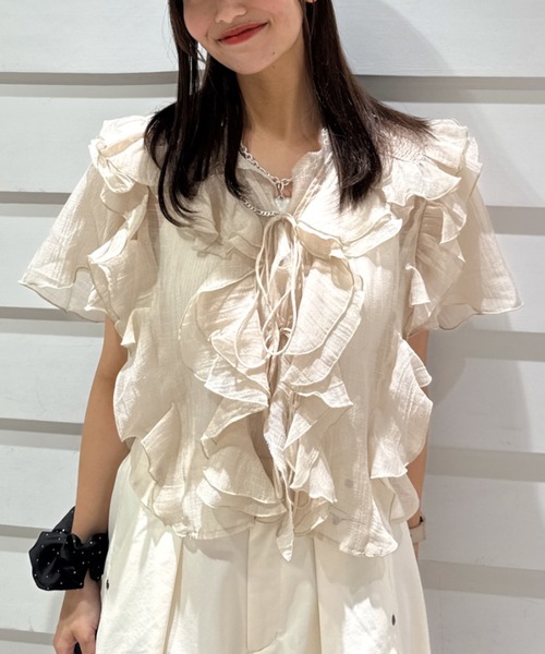 JEANASIS（ジーナシス）の「ウーブンシアーラッフルブラウス/574920（シャツ/ブラウス・レディース・ブラック/ライトベージュ/ホワイト・FREE）」の3枚目の写真