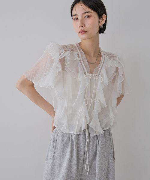 JEANASIS（ジーナシス）の「ウーブンシアーラッフルブラウス/574920（シャツ/ブラウス・レディース・ブラック/ライトベージュ/ホワイト・FREE）」の22枚目の写真