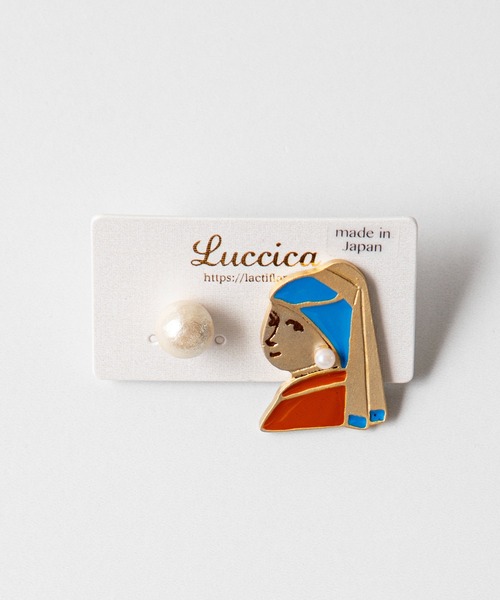 MILLION CARATS(ミリオンカラッツ)の「【luccica】-真珠の耳飾りの少女- 耳元に宿るアートの余韻、ひと粒のパールが語るストーリー。“あの名画”をさりげなくまとって、自分らしさにひとさじの輝きを(ピアス(両耳用)・レディース・マルチ・FREE)」の2枚目の写真