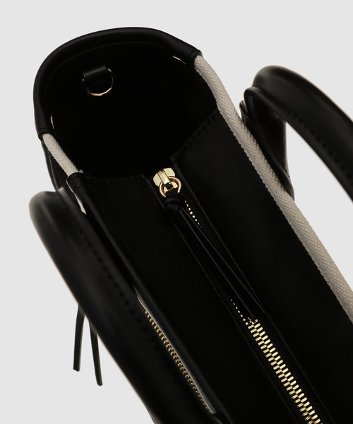 GANNI（ガニー）の「Small Pocket Tote Canvas（トートバッグ・レディース・ブラック・ONE SIZE）」の4枚目の写真