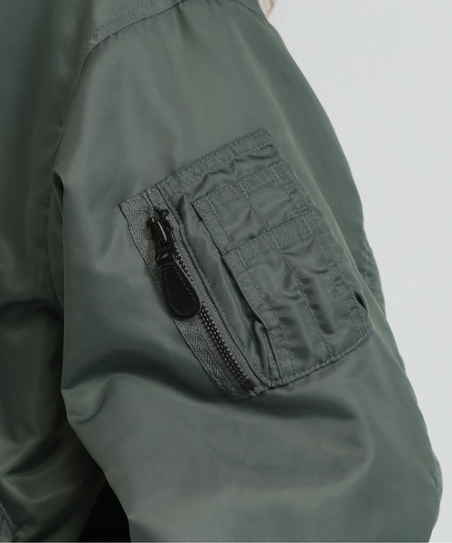 AVIREX（アヴィレックス）の「SHORT  LIGHT  MA-1/ショートMA-1（MA-1・レディース・オリーブ/ブラック/グレー・M/S）」の11枚目の写真