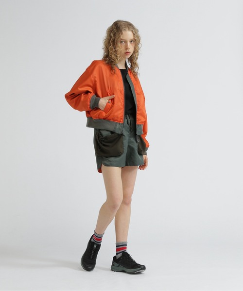 AVIREX（アヴィレックス）の「SHORT  LIGHT  MA-1/ショートMA-1（MA-1・レディース・オリーブ/ブラック/グレー・M/S）」の18枚目の写真