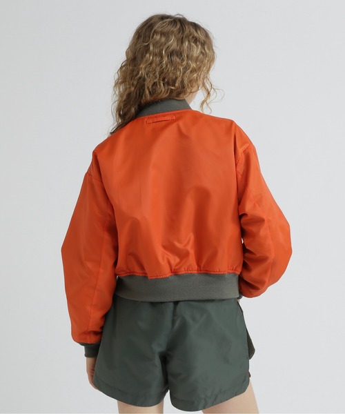 AVIREX（アヴィレックス）の「SHORT  LIGHT  MA-1/ショートMA-1（MA-1・レディース・オリーブ/ブラック/グレー・M/S）」の20枚目の写真