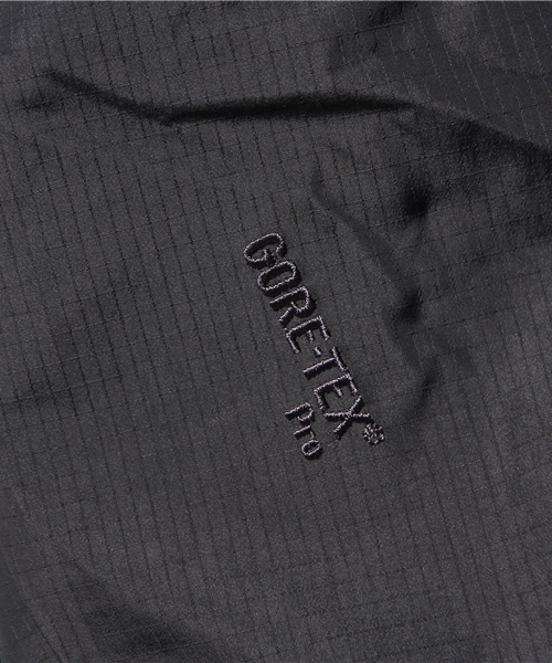 ARC'TERYX（アークテリクス）の「ARC'TERYX Beta AR Jacket（ナイロンジャケット・メンズ・ブラック・SMALL）」の8枚目の写真