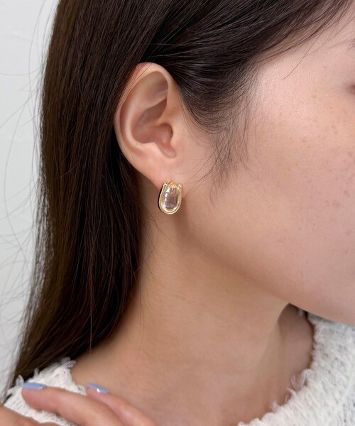 fredy emue(フレディエミュ)の「ドロップチューリップピアス(ピアス(両耳用)・レディース・クリア/ベージュ/ライトブルー・FREE)」の3枚目の写真