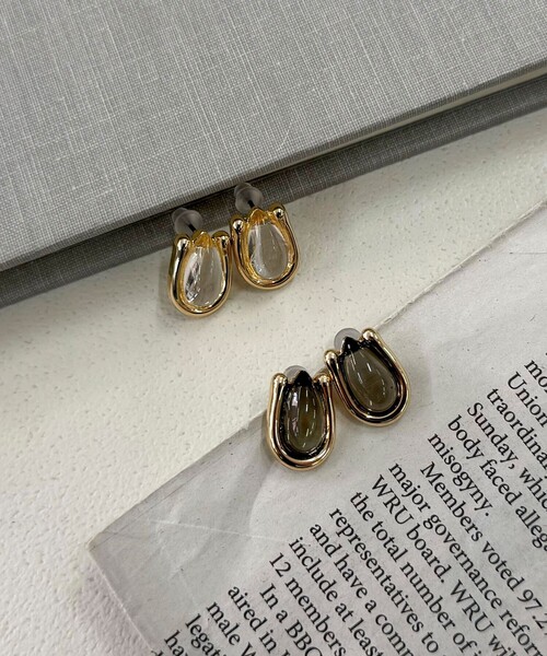 fredy emue(フレディエミュ)の「ドロップチューリップピアス(ピアス(両耳用)・レディース・クリア/ベージュ/ライトブルー・FREE)」の10枚目の写真