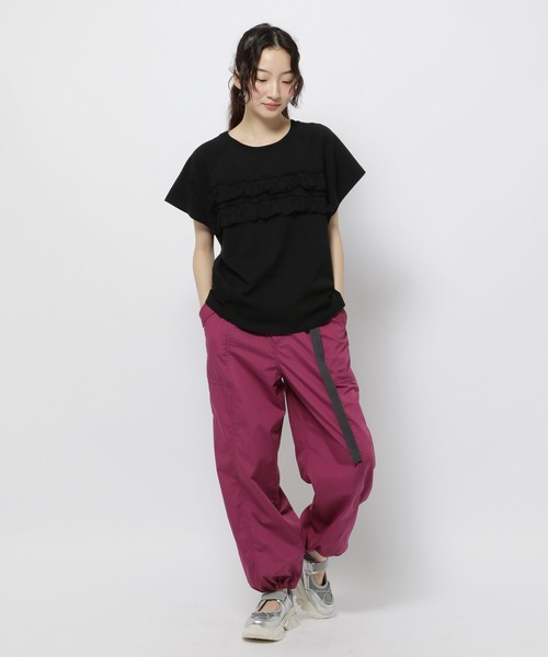 niko and...(ニコアンド)の「フリル加工フレンチTシャツ(Tシャツ/カットソー・レディース・ブラック/ネイビー/ライトグレー・FREE)」の8枚目の写真