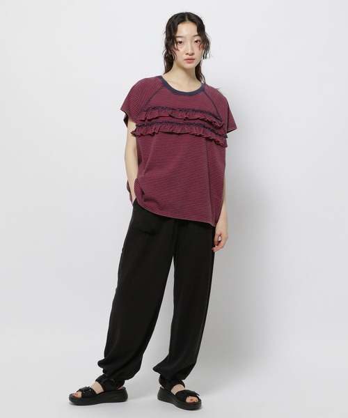 niko and...(ニコアンド)の「フリル加工フレンチTシャツ(Tシャツ/カットソー・レディース・ブラック/ネイビー/ライトグレー・FREE)」の10枚目の写真