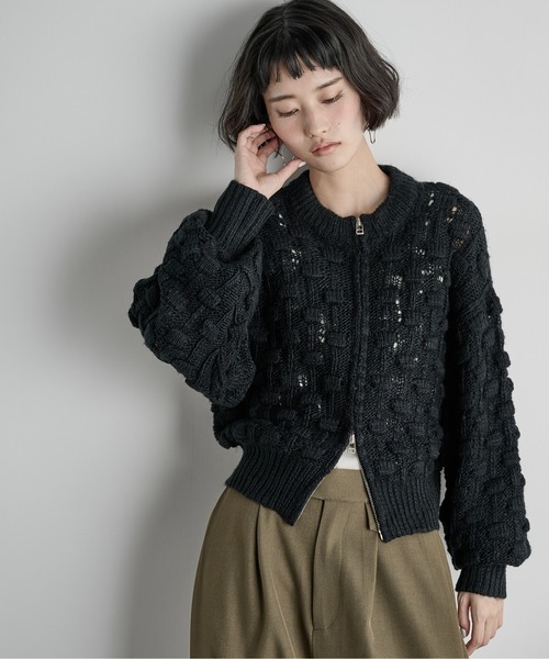 THE YOn(ザヨン)の「ジャガードニットダブルZIPカーディガン(カーディガン/ボレロ・レディース・サーモンピンク/ブラック/アイボリー・FREE)」の3枚目の写真