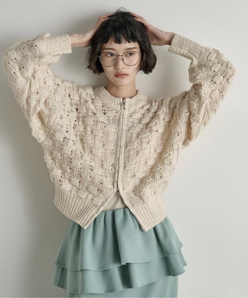 THE YOn(ザヨン)の「ジャガードニットダブルZIPカーディガン(カーディガン/ボレロ・レディース・サーモンピンク/ブラック/アイボリー・FREE)」の4枚目の写真