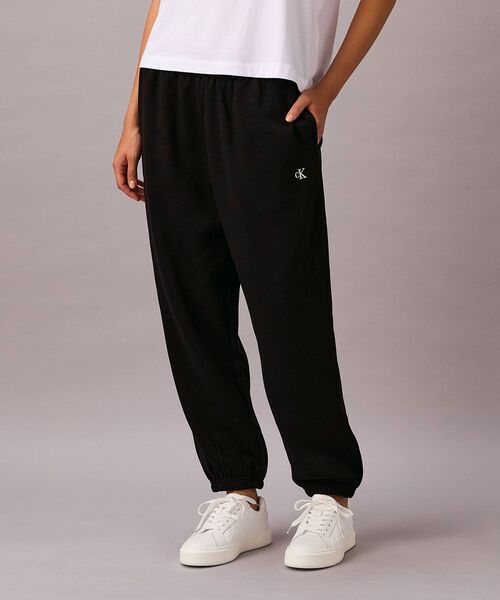 Calvin Klein（カルバン・クライン）の「アーカイブロゴスウェットジョガーパンツ（スウェットパンツ・レディース・ブラック・M/XS/S）」の2枚目の写真