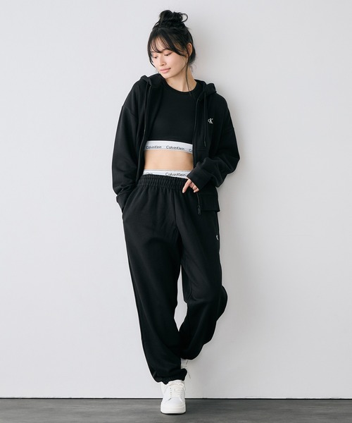 Calvin Klein（カルバン・クライン）の「アーカイブロゴスウェットジョガーパンツ（スウェットパンツ・レディース・ブラック・M/XS/S）」の8枚目の写真