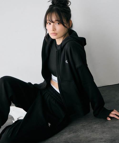 Calvin Klein（カルバン・クライン）の「アーカイブロゴスウェットジョガーパンツ（スウェットパンツ・レディース・ブラック・M/XS/S）」の9枚目の写真