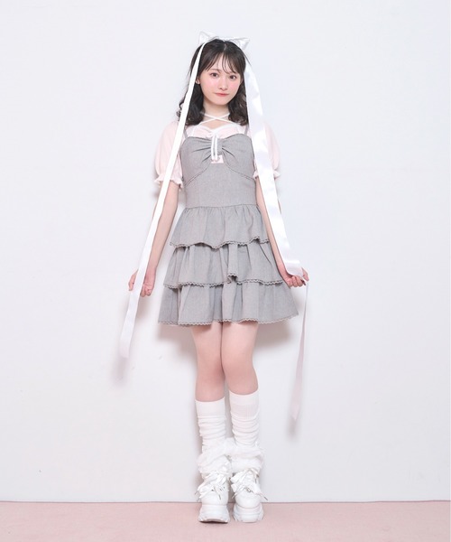 Honey Cinnamon(ハニーシナモン)の「リボンロゴチャーム3段フリルジャンスカ(ジャンパースカート・レディース・グレー/ブラック・FREE)」の5枚目の写真