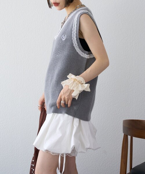 w closet（ダブルクローゼット）の「【25AW】レースニットベスト（ベスト・レディース・ネイビー/グレー/ブルー・FREE）」の8枚目の写真