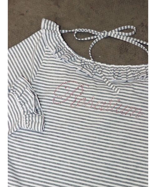 jouetie（ジュエティ）の「ラインストーンフリルトップス（Tシャツ/カットソー・レディース・ブラック/グレー/ピンク・MEDIUM）」の2枚目の写真
