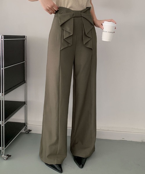 LOWO(ロワ)の「ウエストリボンデザイン センタープレス ワイドパンツ(その他パンツ・レディース・カーキ/ブラック/アイボリー・L/M/S)」の11枚目の写真