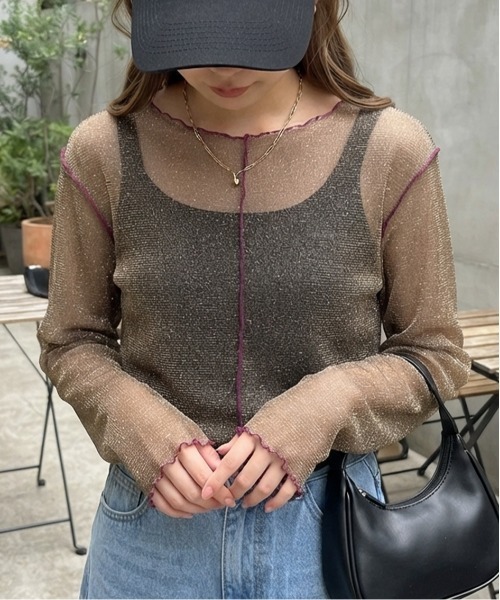 Rejoule(リジュール)の「バイカラーパイピング ラメシアートップス(Tシャツ/カットソー・レディース・チャコールグレー/ブラック/アイボリー/ブラウン/ボルドー・FREE)」の4枚目の写真