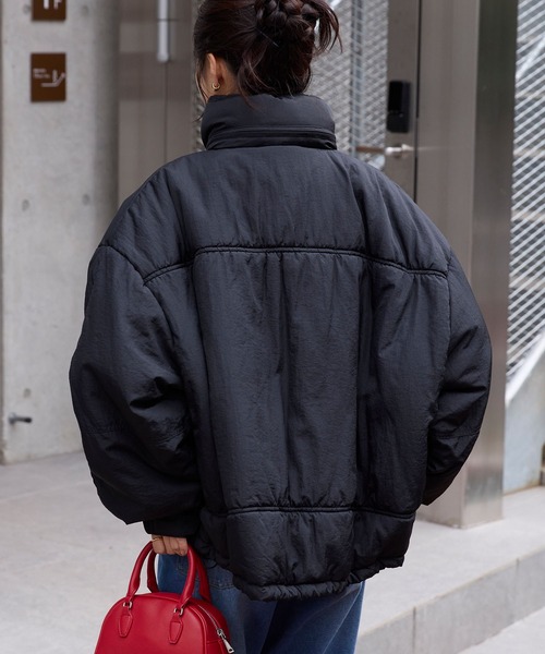 MONO-MART(モノマート)の「<撥水>2WAYドロストボリュームスリーブ 撥水ショート丈中綿モンスターブルゾン(ダウンジャケット/コート・レディース・アイボリー/ブラック/グレイッシュブルー/ライトカーキ・FREE)」の13枚目の写真