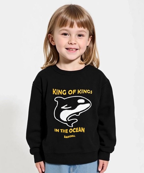 BABYDOLL（ベビードール）の「サガラトレーナー 1060K（スウェット・キッズ・イエロー×グリーン/チャコールグレー/ライトイエロー/ブラック系2/レッド/ピンク/ブラック系1/ネイビー/パープル・90cm/100cm/110cm/120cm/130cm）」の3枚目の写真