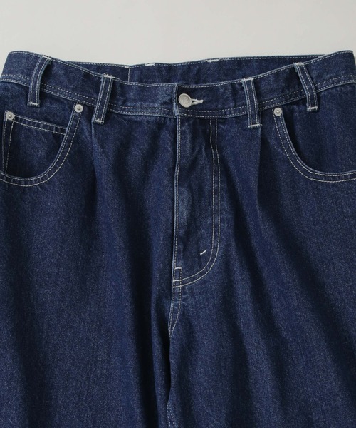 NANO universe（ナノユニバース）の「はっとり（マカロニえんぴつ）コラボ タックバギーデニム(セットアップ可)（デニムパンツ・メンズ・ネイビー・M/L）」の2枚目の写真