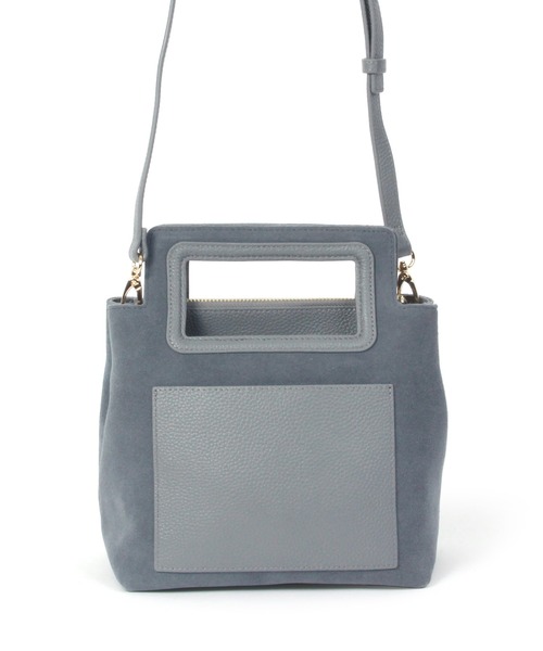 Beau're(ヴュレ)の「BEAURE くり手ハンドル スエード スクエア Bag(ショルダーバッグ・レディース・ネイビー/キャメル・FREE)」の20枚目の写真
