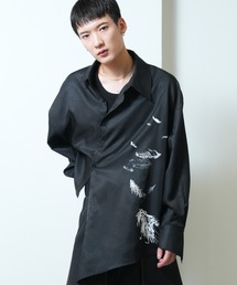 Ruze（ルゼ）の「Asymmetry crow printed shirt / アシンメトリー クロウプリント シャツ（シャツ/ブラウス）」