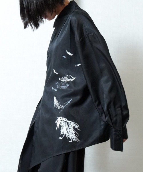 Ruze(ルゼ)の「Asymmetry crow printed shirt / アシンメトリー クロウプリント シャツ(シャツ/ブラウス・メンズ・ブラック・FREE)」の13枚目の写真