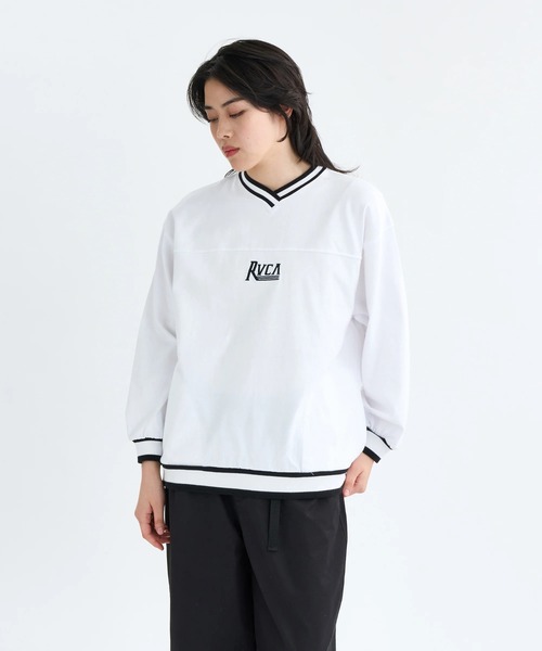 RVCA(ルーカ)の「RVCA レディース HILLS V-NECK SWEAT S トレーナー 【2025年秋冬モデル】/ルーカロゴワンポイントVネックスウェットトレーナー(スウェット・レディース・ブラック/ホワイト・MEDIUM)」の1枚目の写真