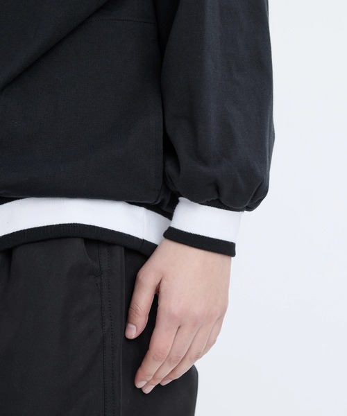 RVCA(ルーカ)の「RVCA レディース HILLS V-NECK SWEAT S トレーナー 【2025年秋冬モデル】/ルーカロゴワンポイントVネックスウェットトレーナー(スウェット・レディース・ブラック/ホワイト・MEDIUM)」の8枚目の写真
